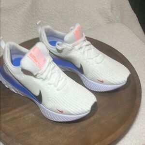 New Nike Men’s White and Blue Athletic Shoes